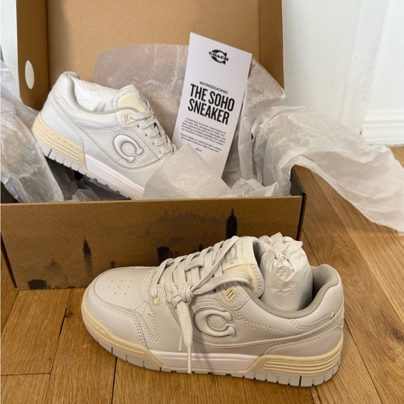 Coach | Cream and Tan Sneakers - Picture 4 of 5